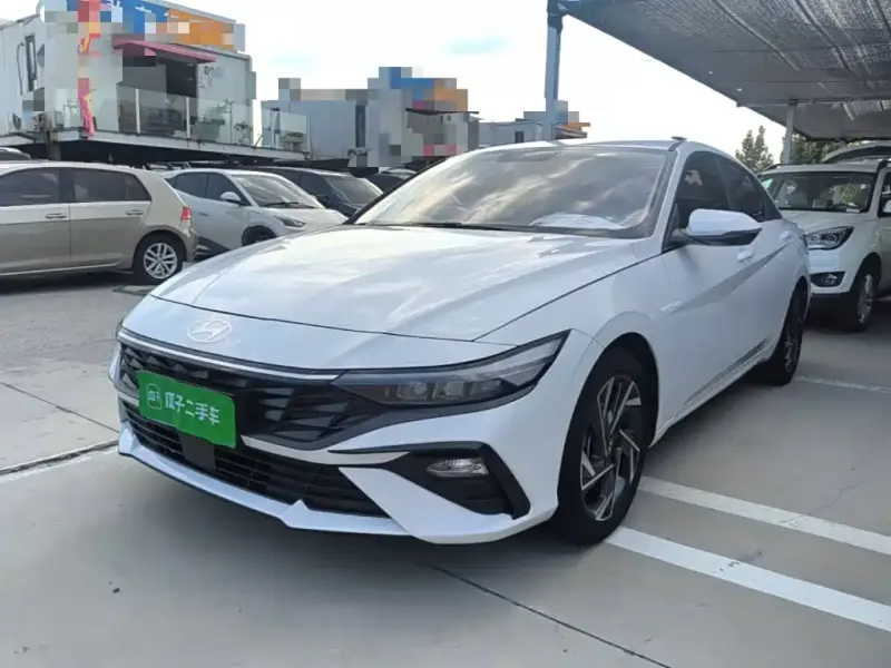 Hyundai Elantra, 2025