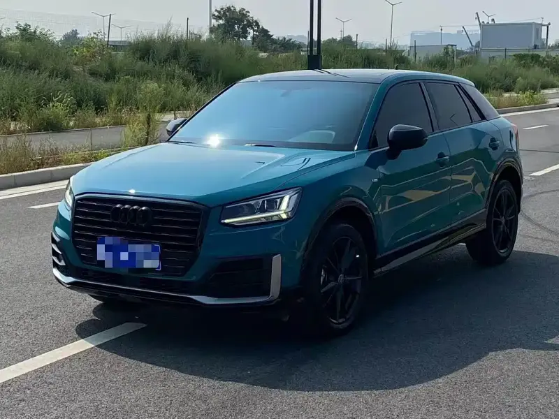 Audi Q2L, 2021