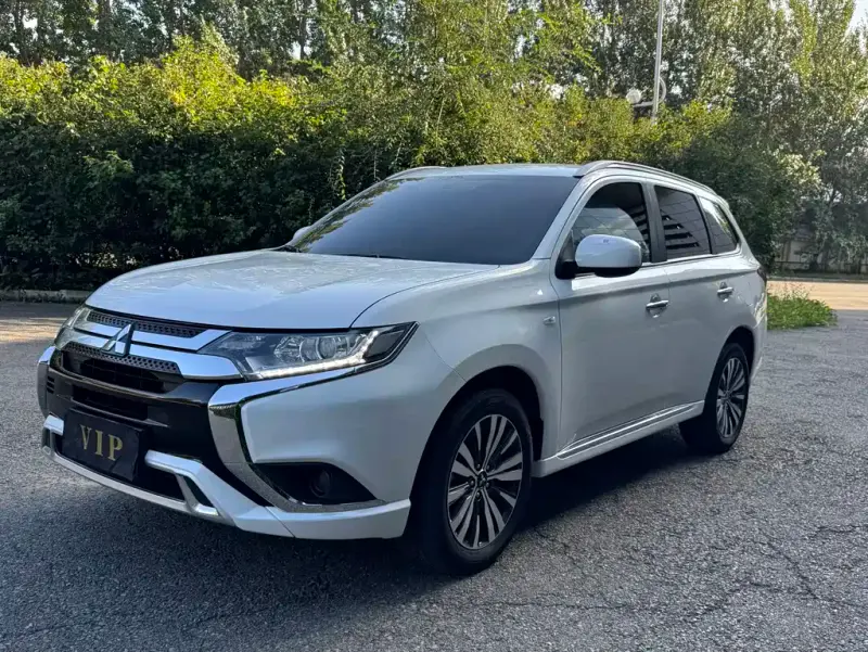 Mitsubishi Outlander, 2022