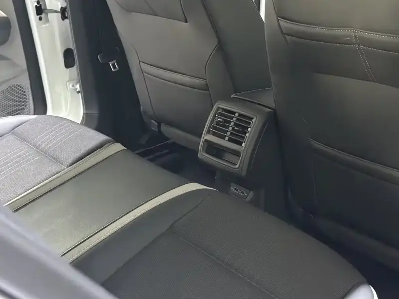 Volkswagen Golf, 2024