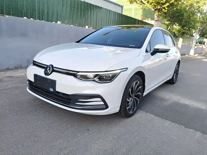 Volkswagen Golf, 2022