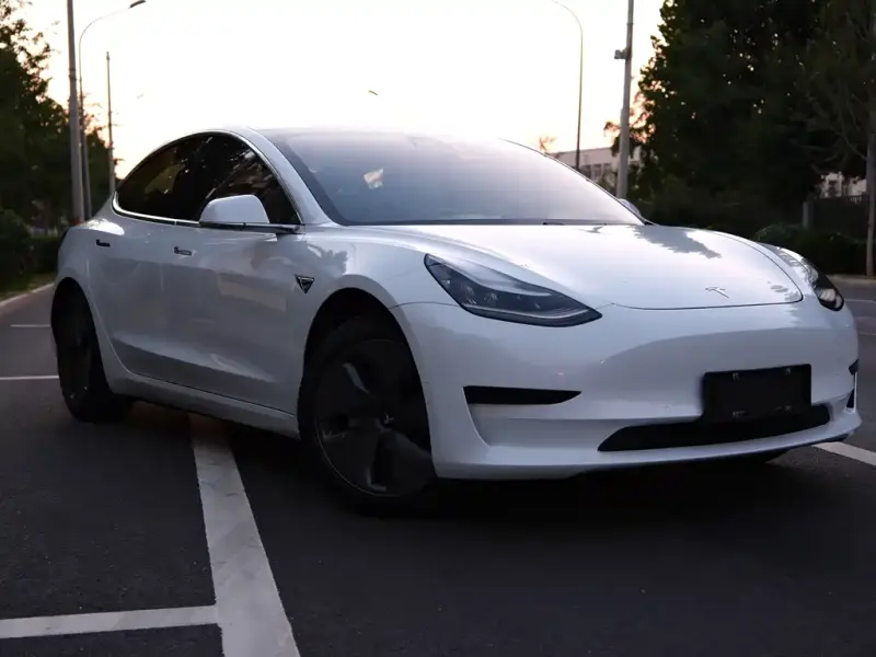 Tesla Model 3, 2020