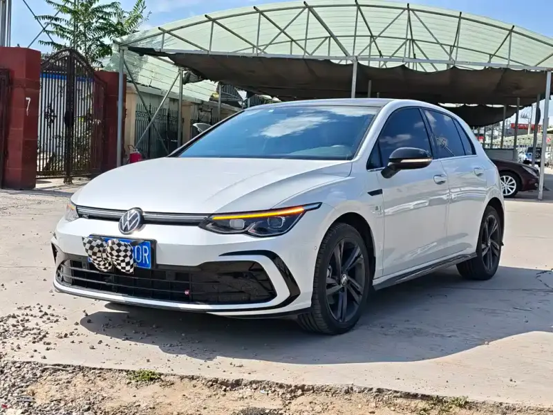 Volkswagen Golf, 2022