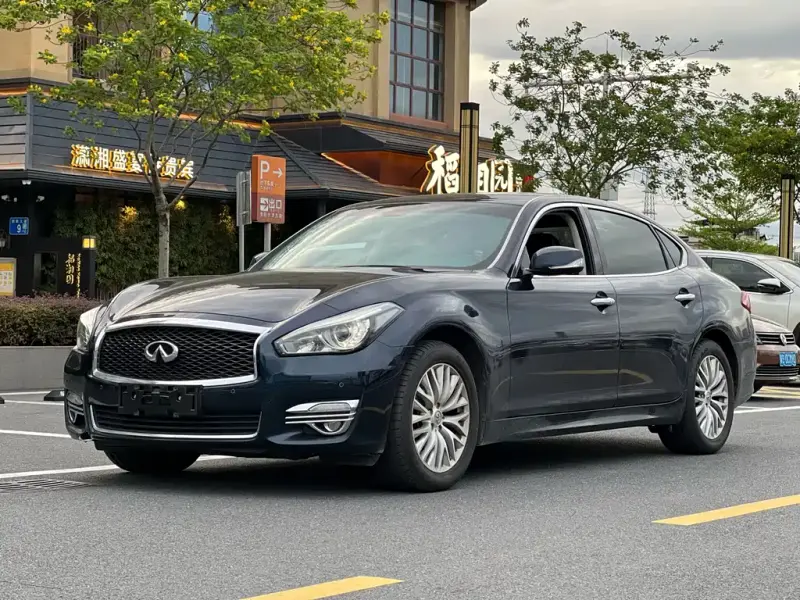 Infiniti Q70, 2019