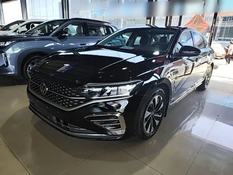 Volkswagen Passat, 2023