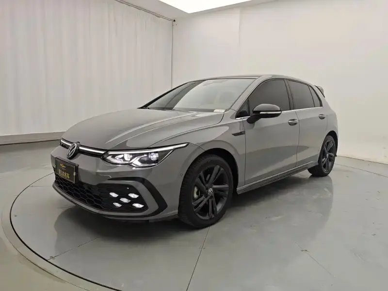 Volkswagen Golf, 2024