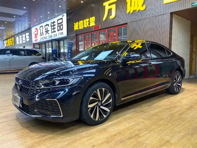 Volkswagen Passat, 2023