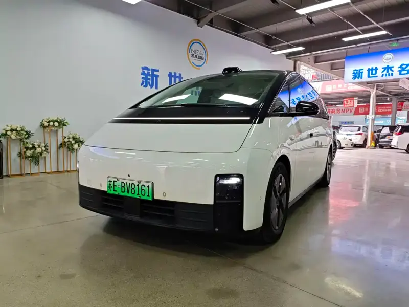 Li Auto Li MEGA, 2024