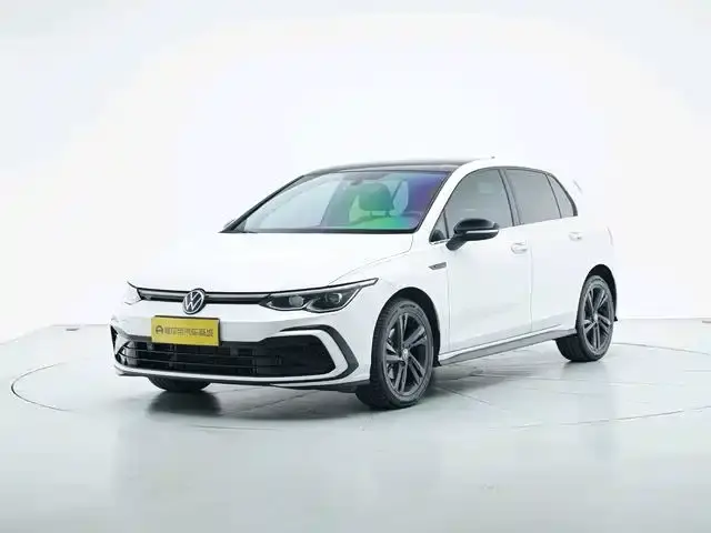 Volkswagen Golf, 2023