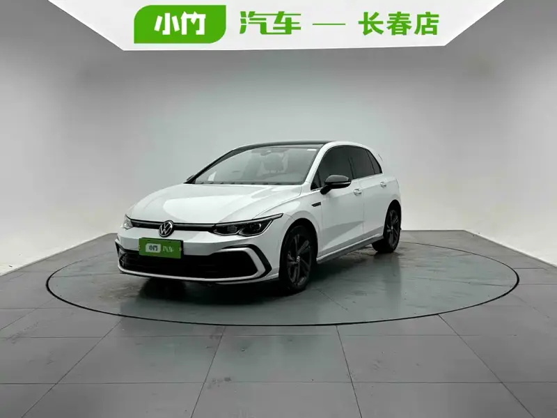 Volkswagen Golf, 2022