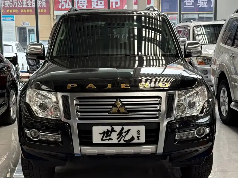 Mitsubishi Pajero (Import), 2019