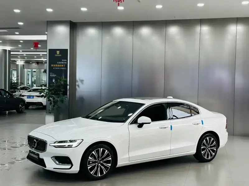 Volvo S60, 2023