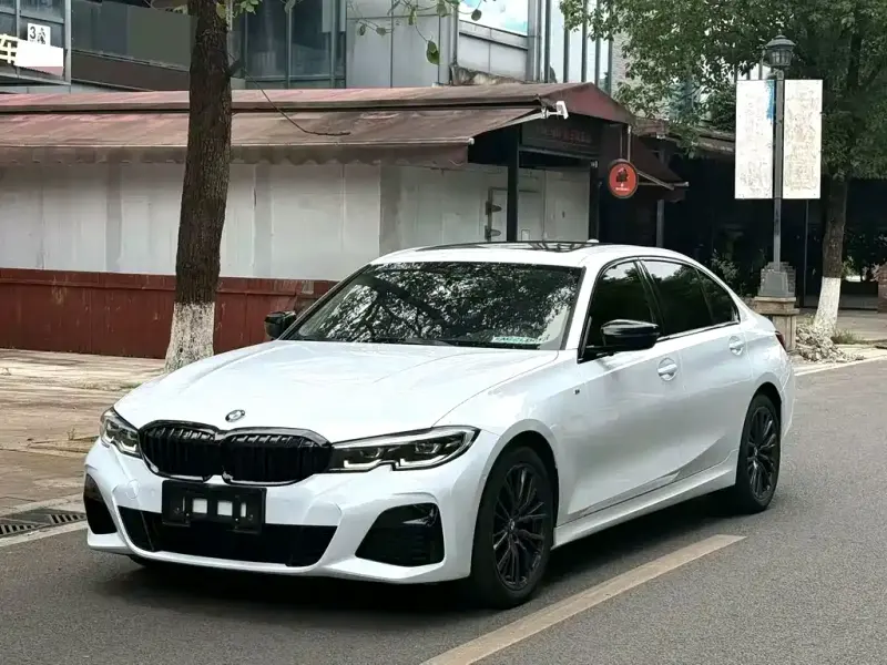 BMW 3 Series, 2022