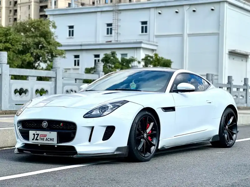 Jaguar F-TYPE, 2015