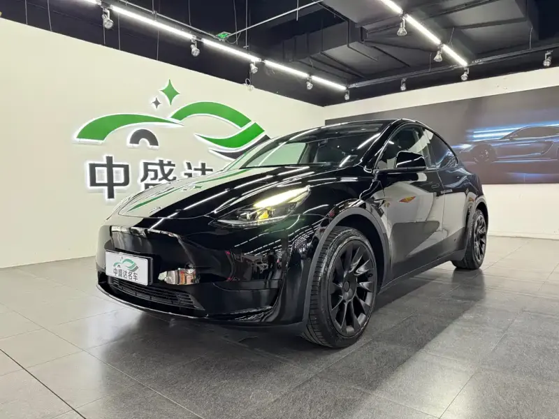 Tesla Model Y, 2023