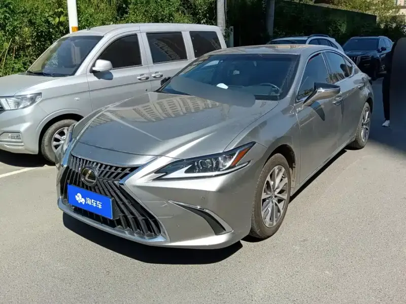 Lexus ES, 2024