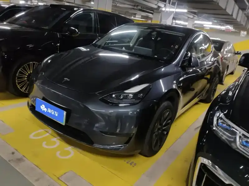 Tesla Model Y, 2024