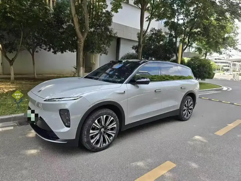 NIO ES8, 2025
