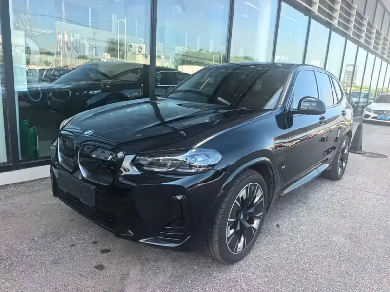 BMW iX3, 2025