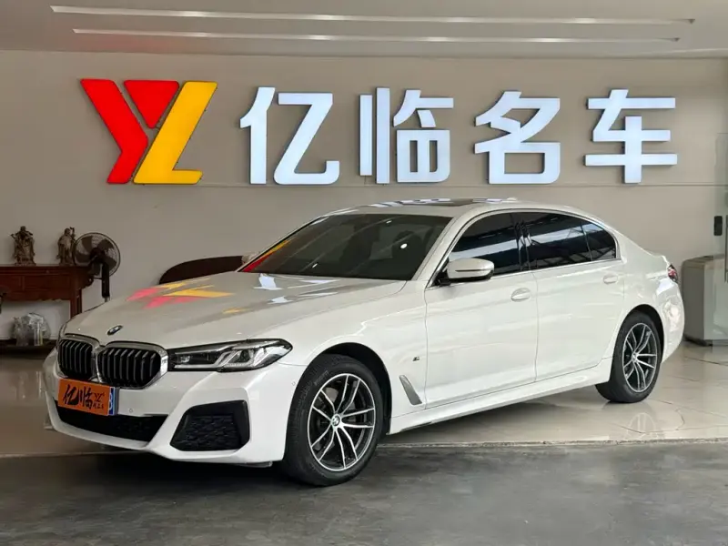 BMW 5 Series, 2022