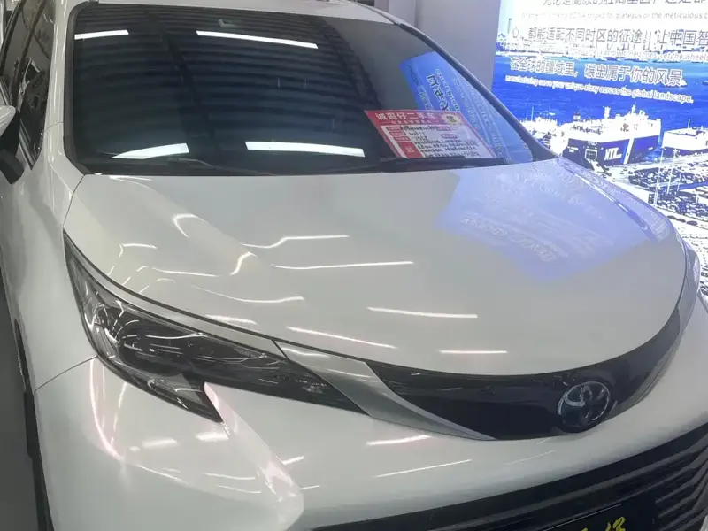 Toyota Sienna, 2023
