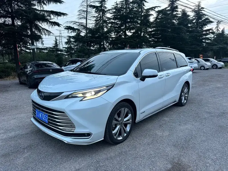 Toyota Sienna, 2023