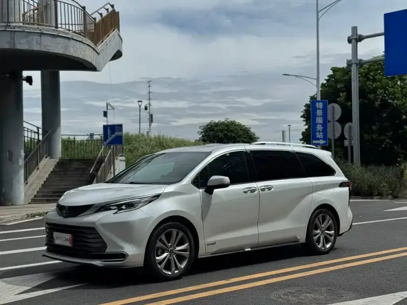 Toyota Sienna, 2023