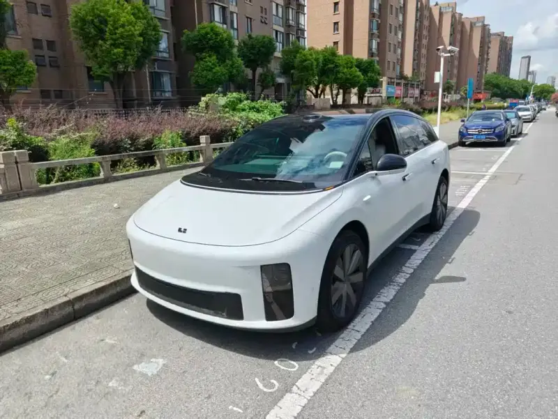 Li Auto Li i6, 2025