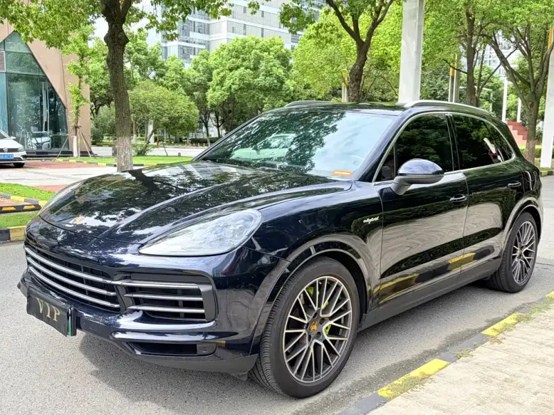 Porsche Cayenne Hybrid, 2021