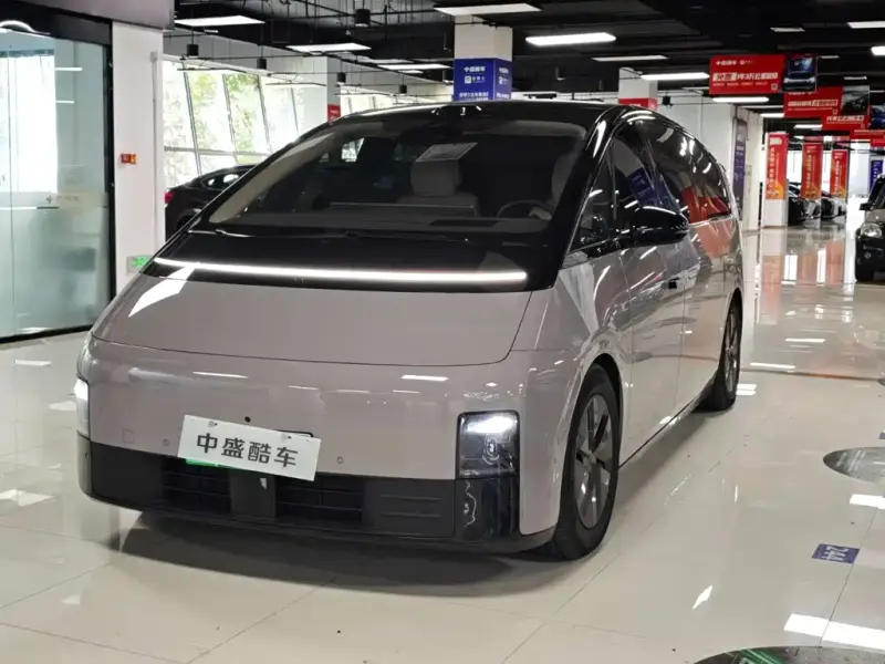 Li Auto Li MEGA, 2025