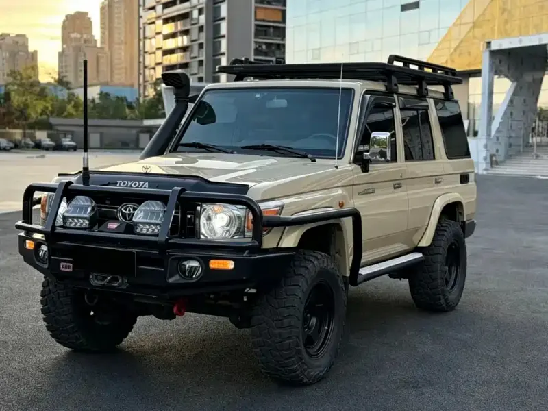 Toyota Land Cruiser LC76 2023 версия 4.0L механика, 2023 — фото 1