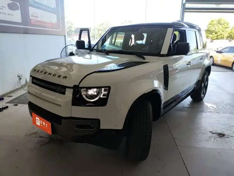 Land Rover Defender, 2025