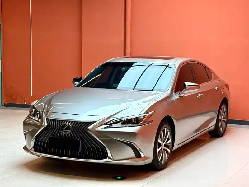 Lexus ES, 2020
