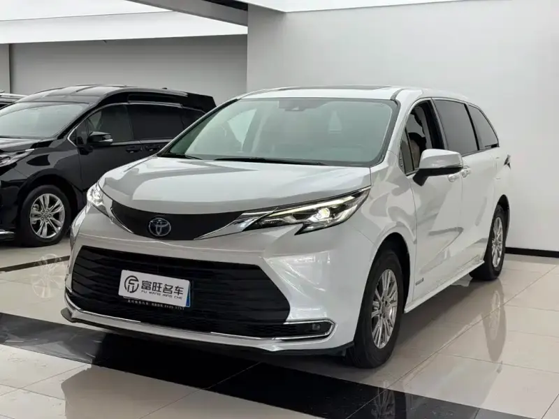 Toyota Sienna Toyota Sienna 2023 2.5L Hybrid Comfort Edition, 2023 — фото 1