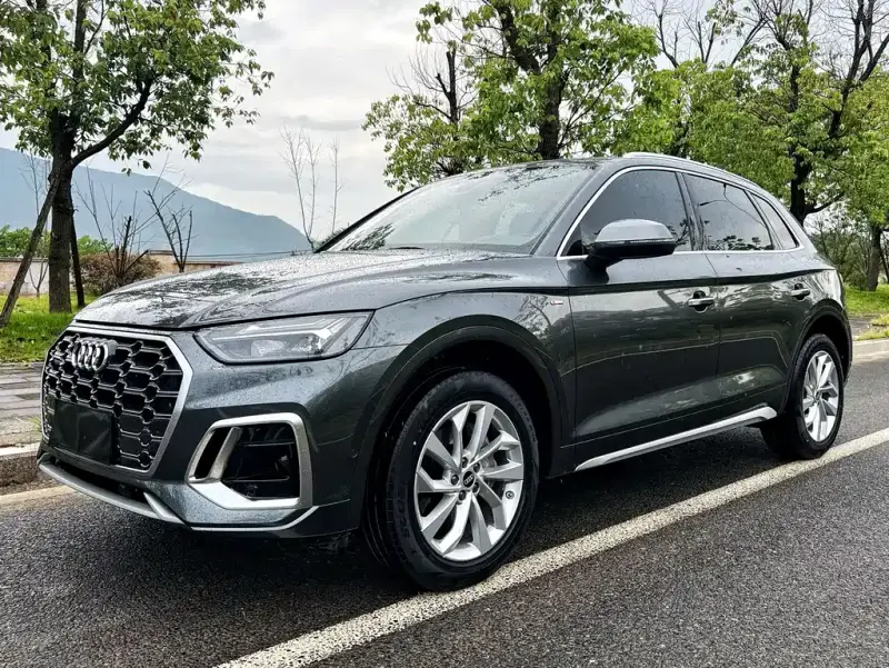 Audi Q5L, 2022