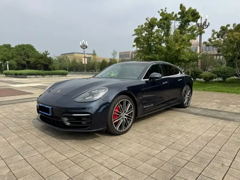 Porsche Panamera, 2023