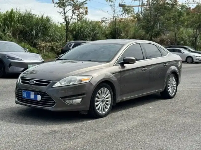 Ford Mondeo Zhisheng, 2013