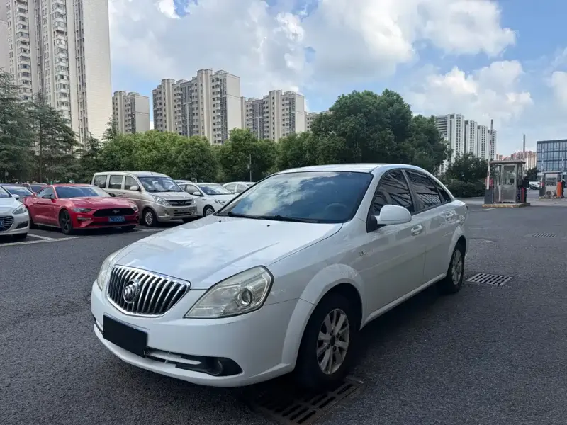 Buick Excelle, 2013