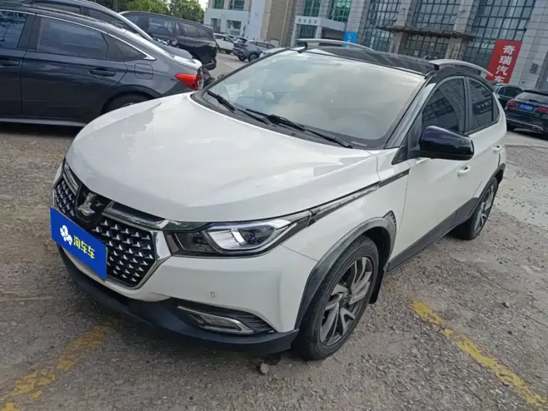 Luxgen U5 SUV, 2017