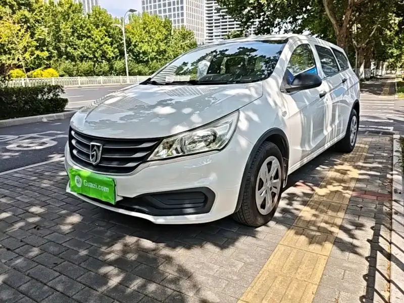 Baojun 310W, 2017