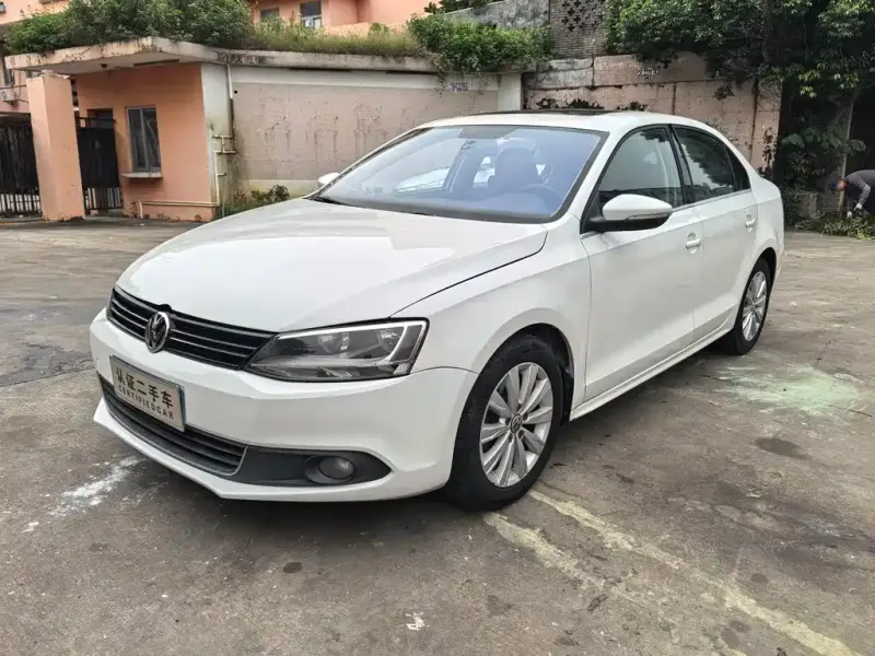 Volkswagen Sagitar, 2014
