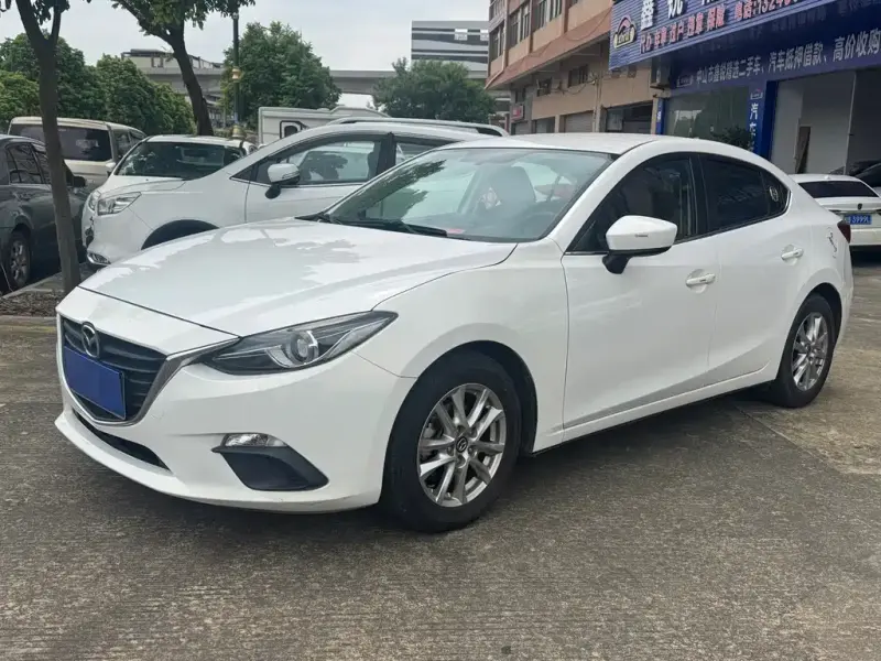 Mazda 3 Axela, 2015