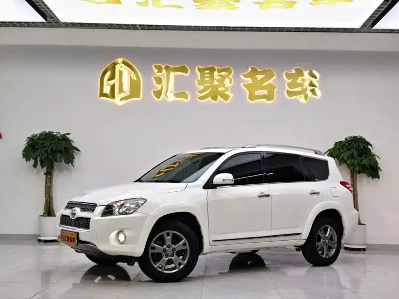 Toyota RAV4, 2012
