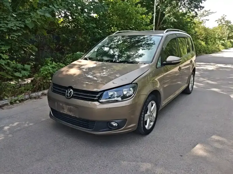 Volkswagen Touran Volkswagen Touran 2015 1.4T DSG Comfort Edition 5 seats, 2015 — фото 1