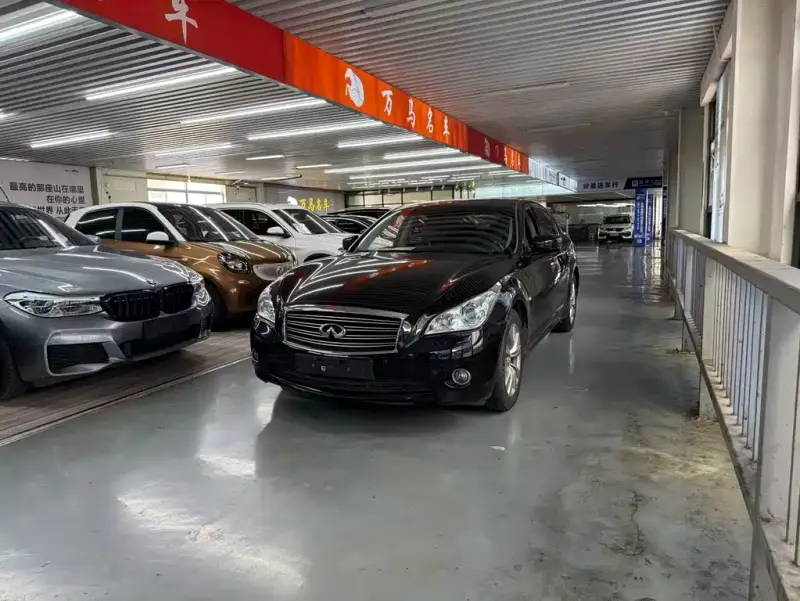 Infiniti Q70, 2014