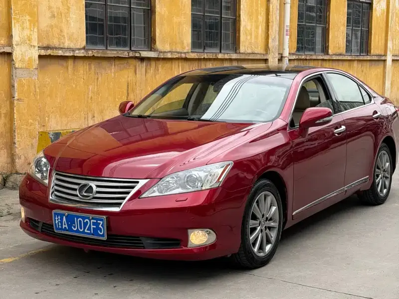 Lexus ES, 2011
