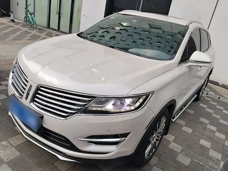 Lincoln MKC, 2015