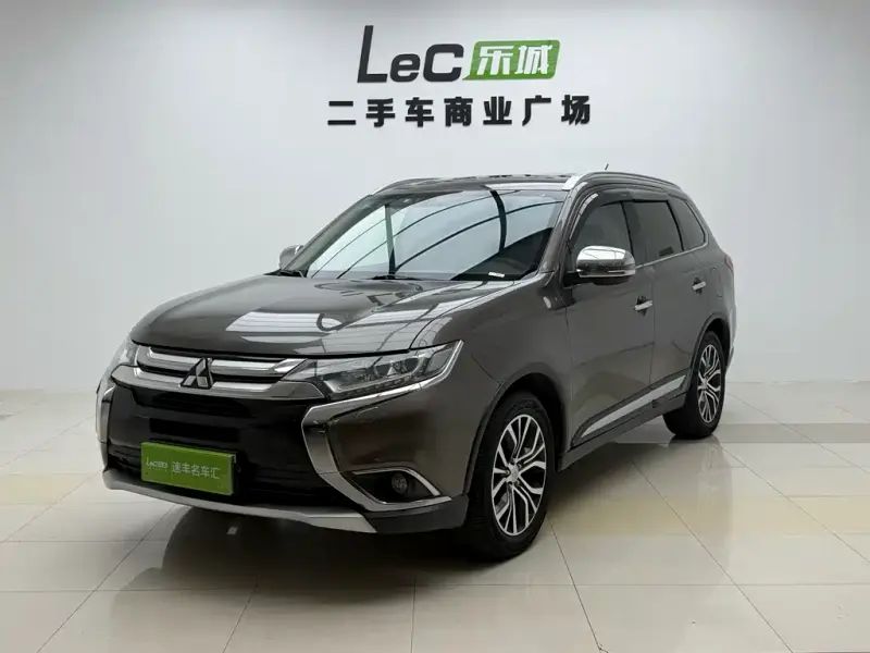 Mitsubishi Outlander (Import), 2016