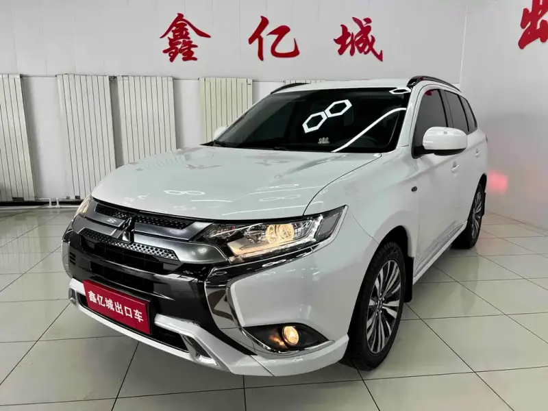 Mitsubishi Outlander, 2022