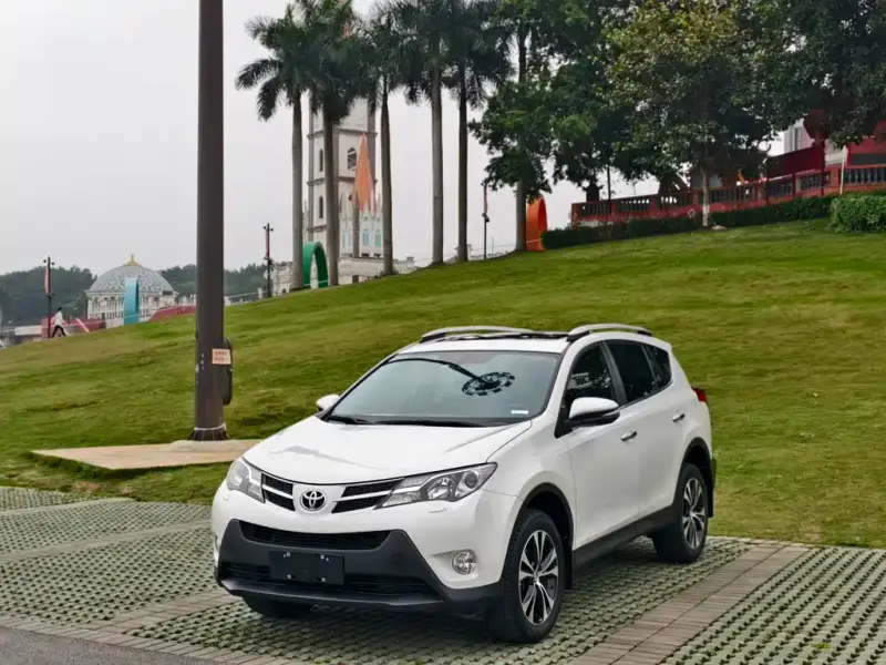 Toyota RAV4, 2015